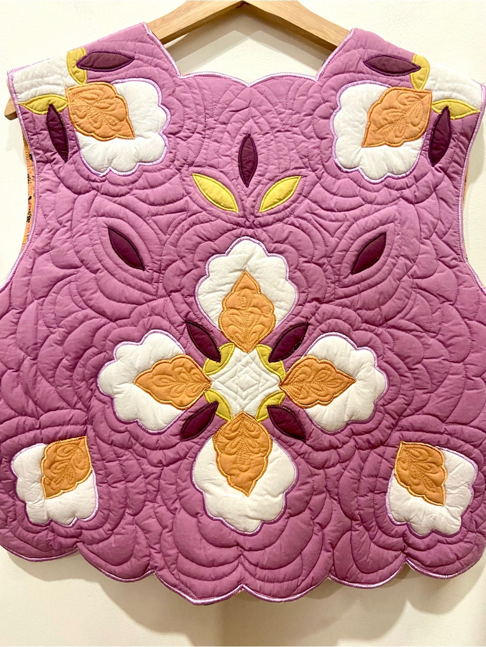 Lavender Quilted Floral Appliqué Vest - Women - Picture 4 of 7